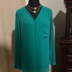 Elegant Emerald Green Women's V-Neck Top XL